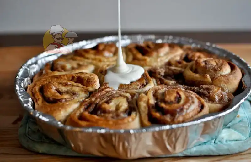 how-to-make-icing-for-cinnamon-rolls1